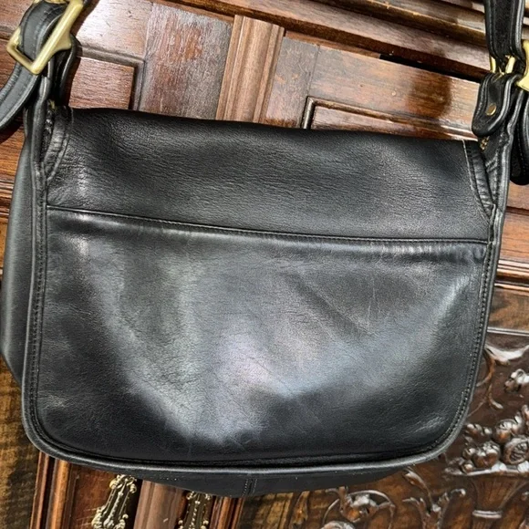 COACH purse Leather and Brass Flap Top Shoulder Bag vintage 1990s Patricia - Picture 9 of 10